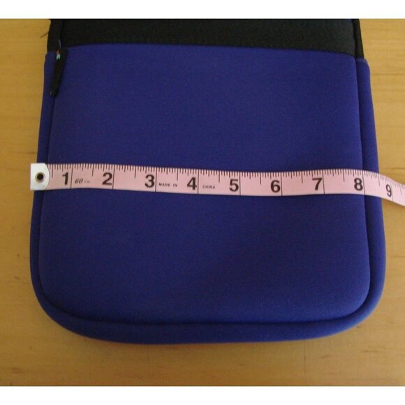 Travelocity Neoprene Padded Tablet Carrying Case - Picture 9 of 11